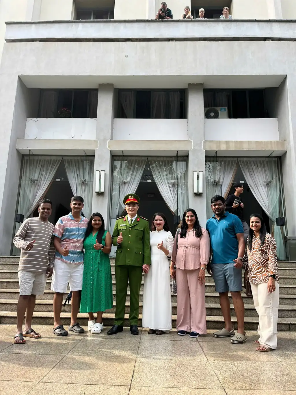 bookvietnamholiday.com clients at Saigon City Hall