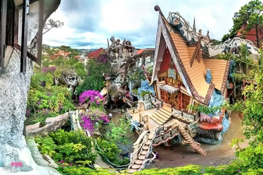Crazy House Hang Nga Guesthouse surreal architecture Da Lat Vietnam