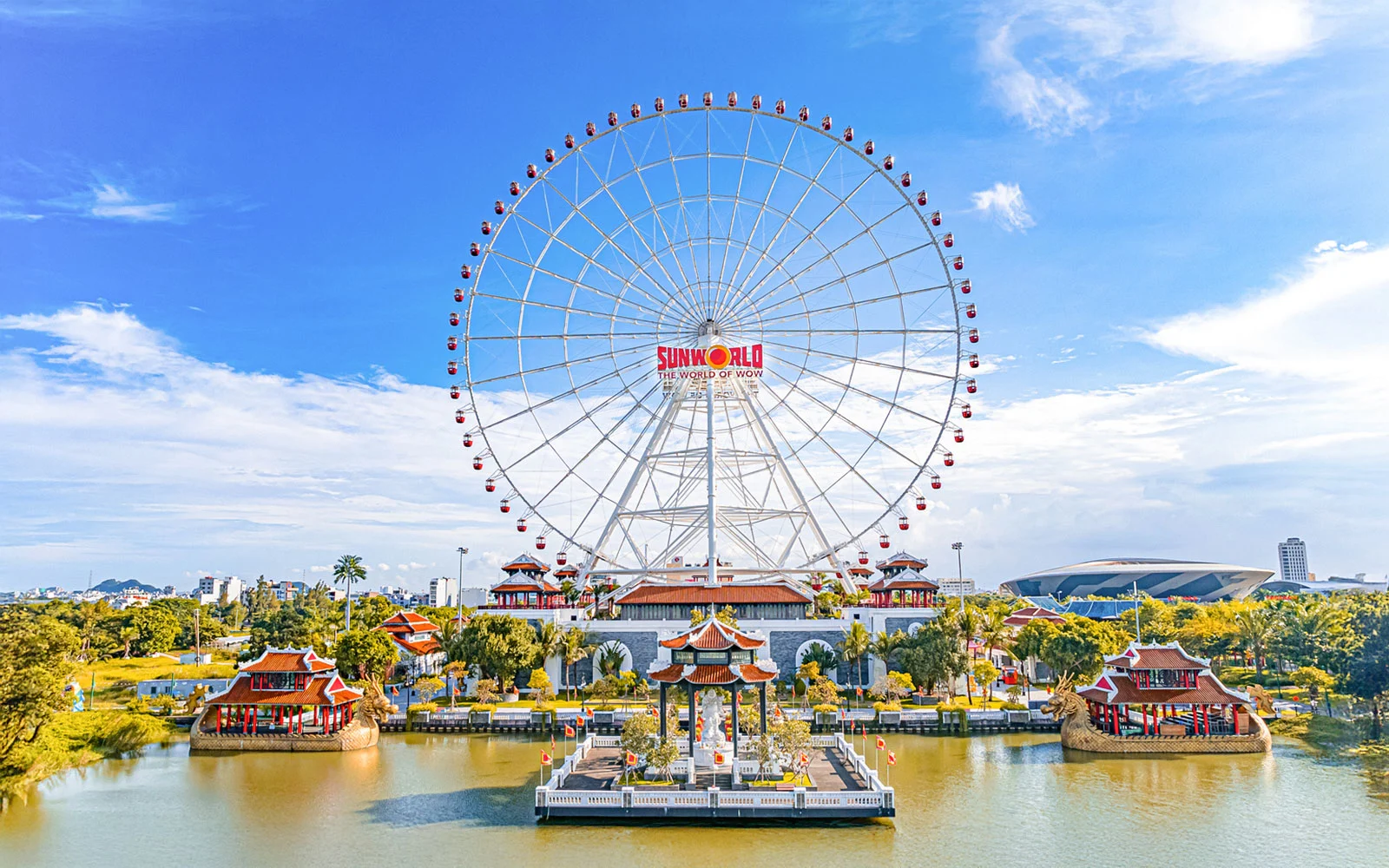 Sun Wheel Ferris wheel at Asia Park Da Nang at night