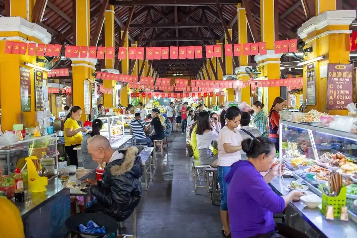 Hoi An Central Market fresh produce and food stalls Old Town