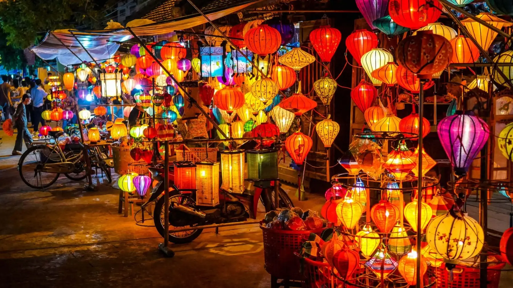 Hoi An Night Market lanterns and street food stalls An Hoi Island