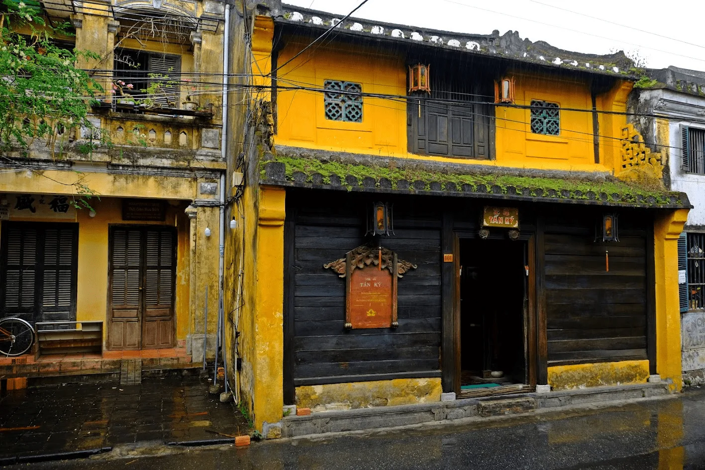 200-year-old Tan Ky merchant house interior Hoi An Vietnam