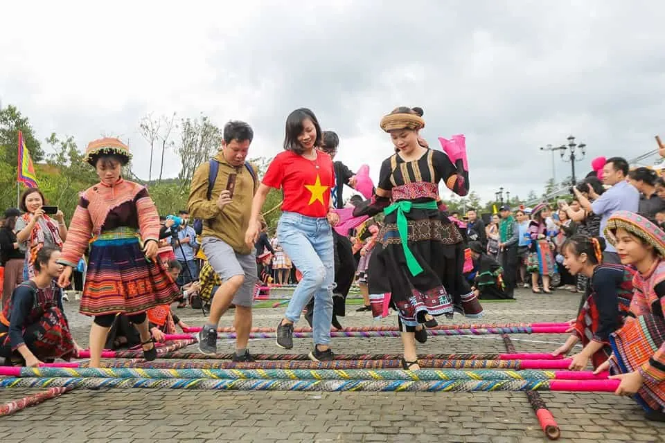 Traditional Thai bamboo stick dance performance Mai Chau homestay Vietnam
