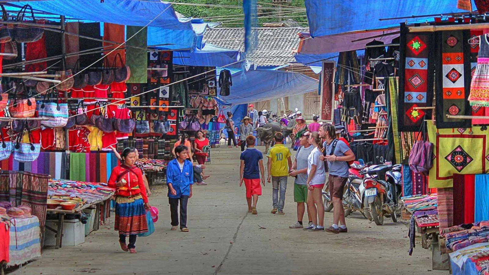 Mai Chau local market fresh produce traditional goods Hoa Binh Vietnam
