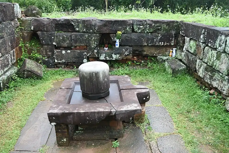 Group F linga yoni sculpture Cham Shiva sanctuary My Son Sanctuary Vietnam