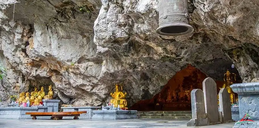 Am Tien turquoise karst-ringed lake cave Vietnam