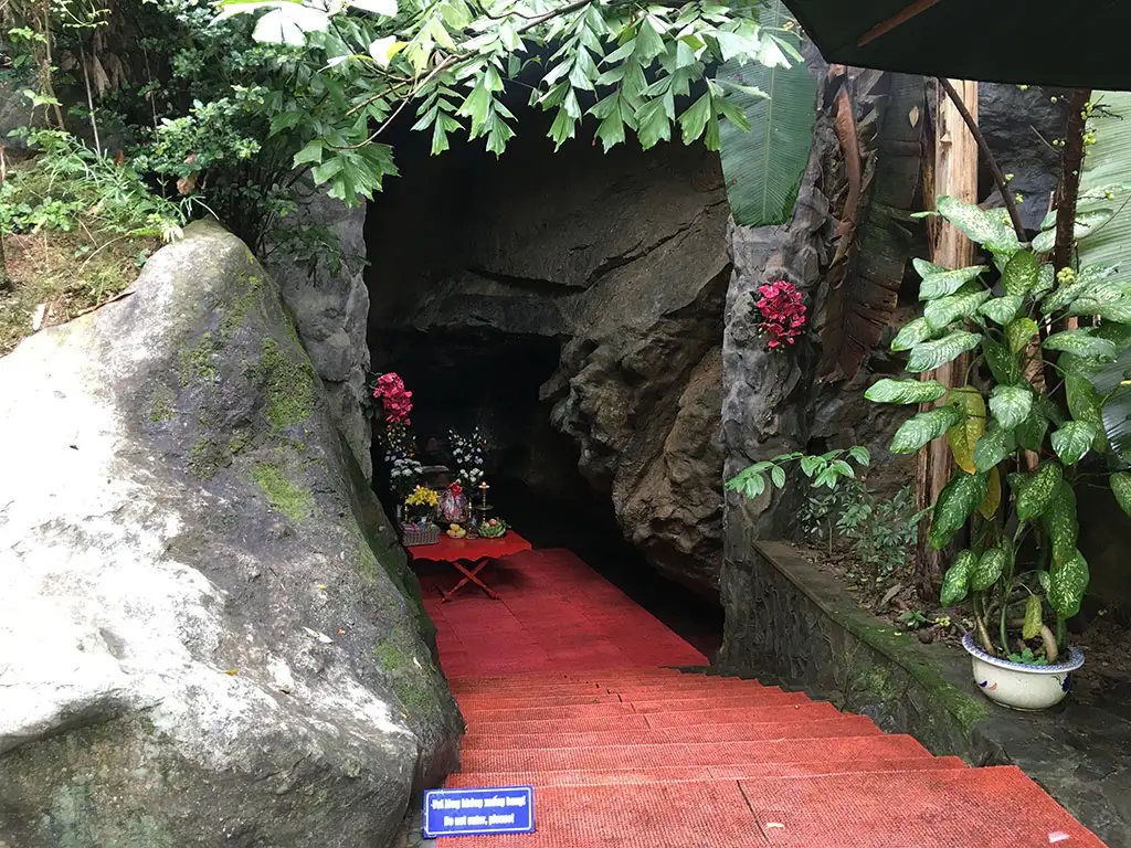 Eight Ladies Cave Hang Tam Co Vietnam War memorial candles Phong Nha Vietnam