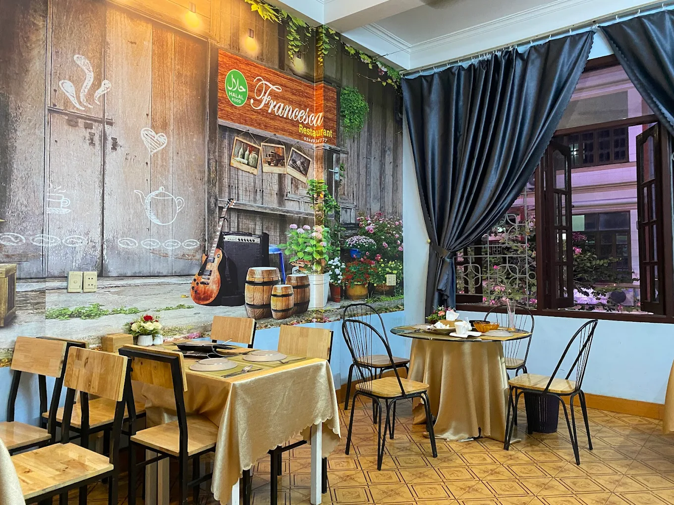 Francesca Indian Halal Restaurant - Halong