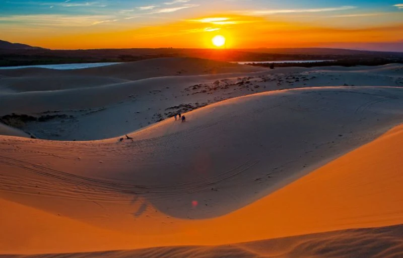 Mui Ne beach at sunset